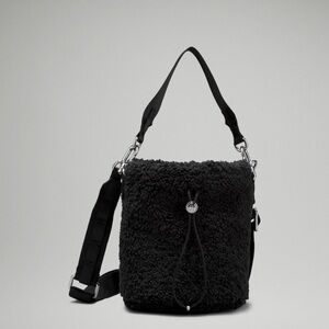 Lululemon Black Fleece Bucket Bag 2.5L
